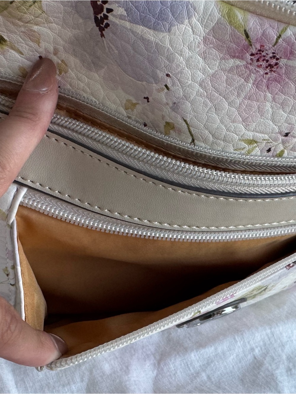 Giani Bernini Floral Faux-Leather Medium Hobo Crossbody Bag NWOT - Picture 16 of 16